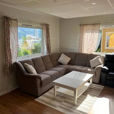 Nydelig Naert Sentrum * Tromso
